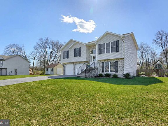 2nd image of 46 Sir William Dr