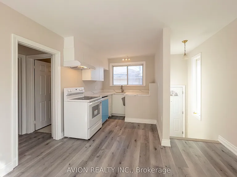443 Fernleigh Cir N — Photo 4