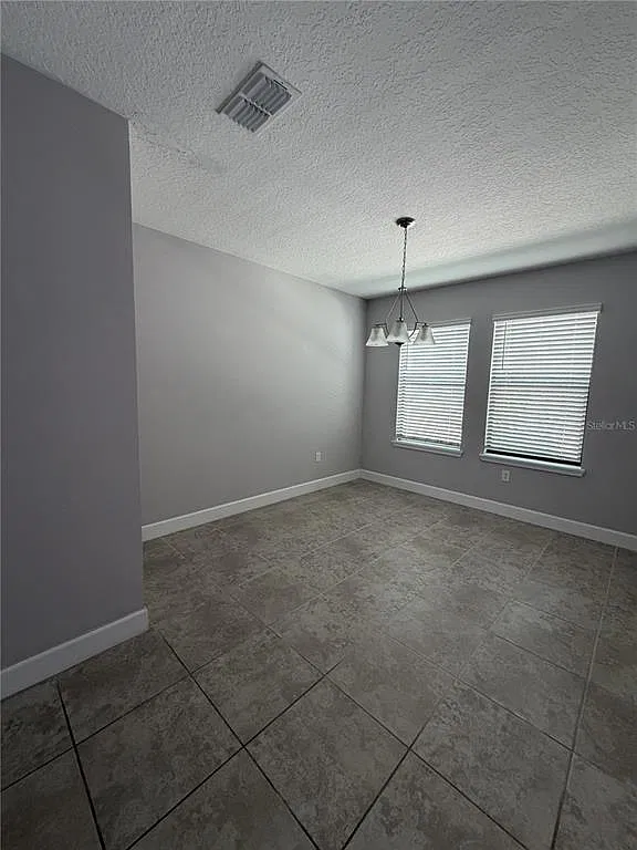 3 bed, 2.5 bath, 1591 sqft, $1,995 — Photo 4