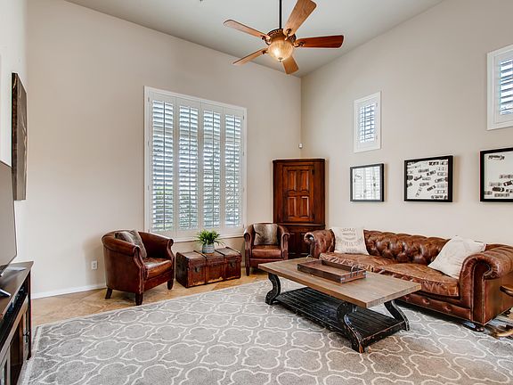 5th image of 3917 E Melinda Dr