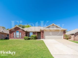 2216 Cancun Dr, Mansfield, TX 76063