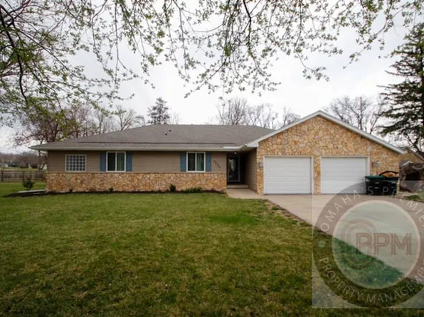 7220 Pratt St, Omaha, NE 68134