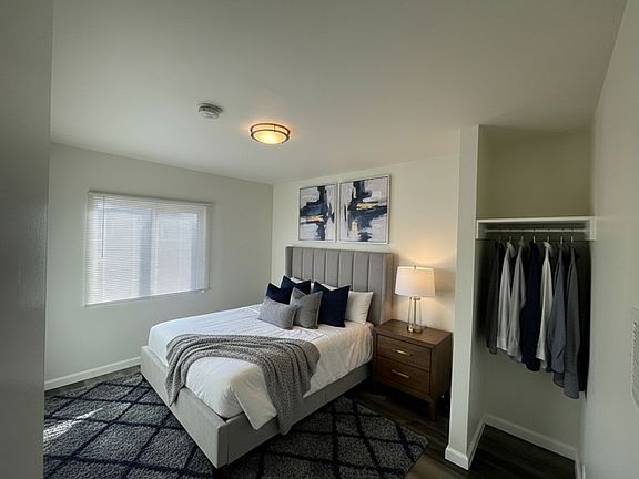 3rd image of 1464 Gardenia Ave APT 6