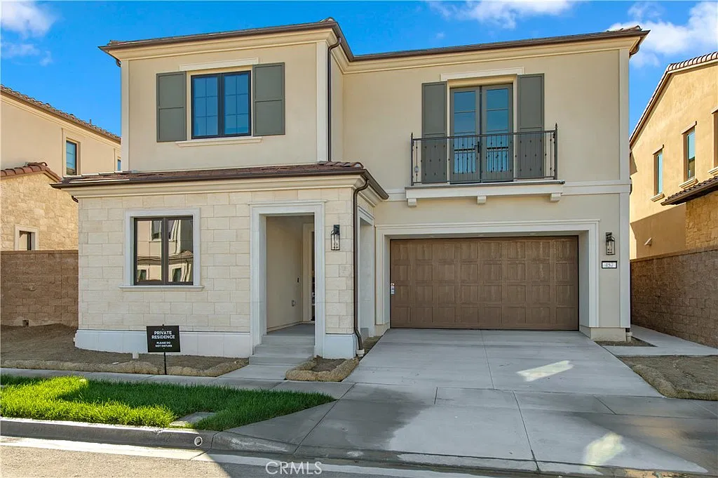 4 bed, 4.5 bath, 3084 sqft, $10,000 — Photo 3