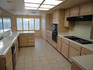 4th image of 3343 Kensington Dr