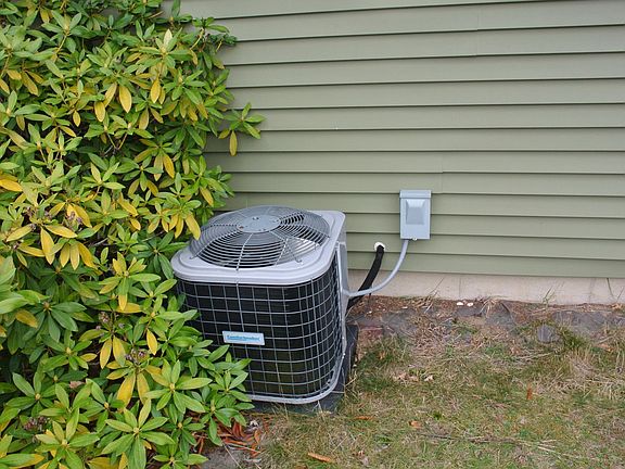 4th image of 144 N 160th Ave