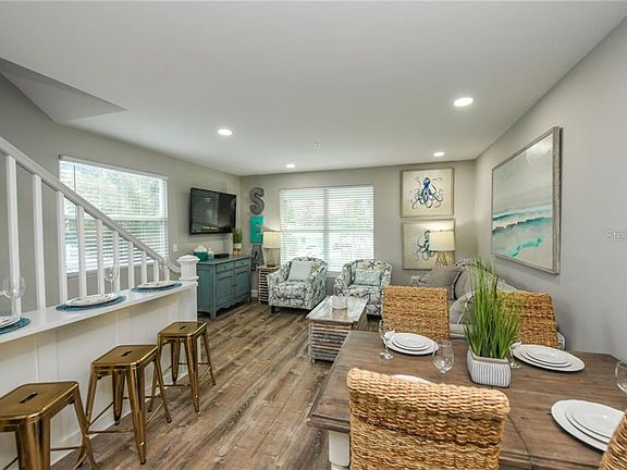 2nd image of 355 Calle Miramar