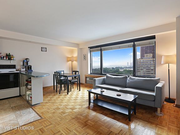 2nd image of 3100 N Lake Shore Dr APT 1606