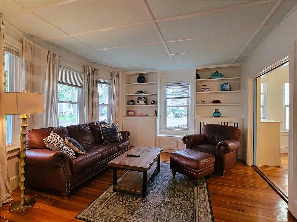 3 bed, 2.5 bath, 1900 sqft, $3,150 — Photo 4