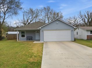 607 Valley Dr, Sand Springs, OK 74063