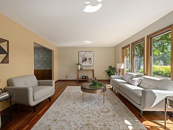 3rd image of 2445 Indian Hills Dr