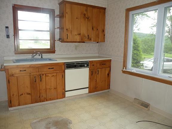 2nd image of 351 Trim St