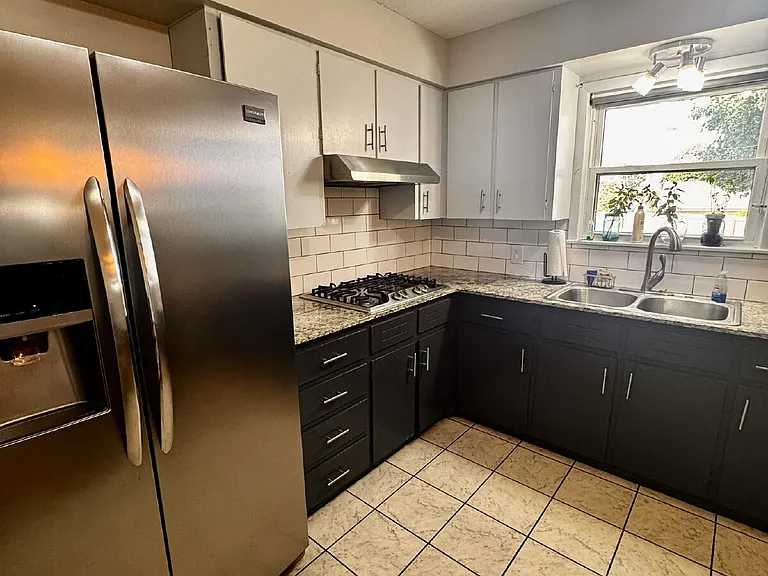 922 S 15th St — Photo 5