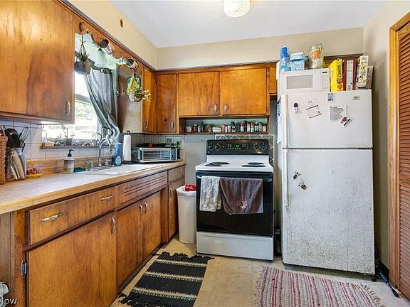 5th image of 1452 Front St #1458