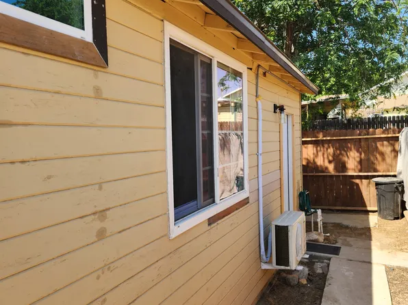 401 F St #B, Taft, CA 93268