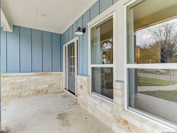 3rd image of 121 FAIRMONT