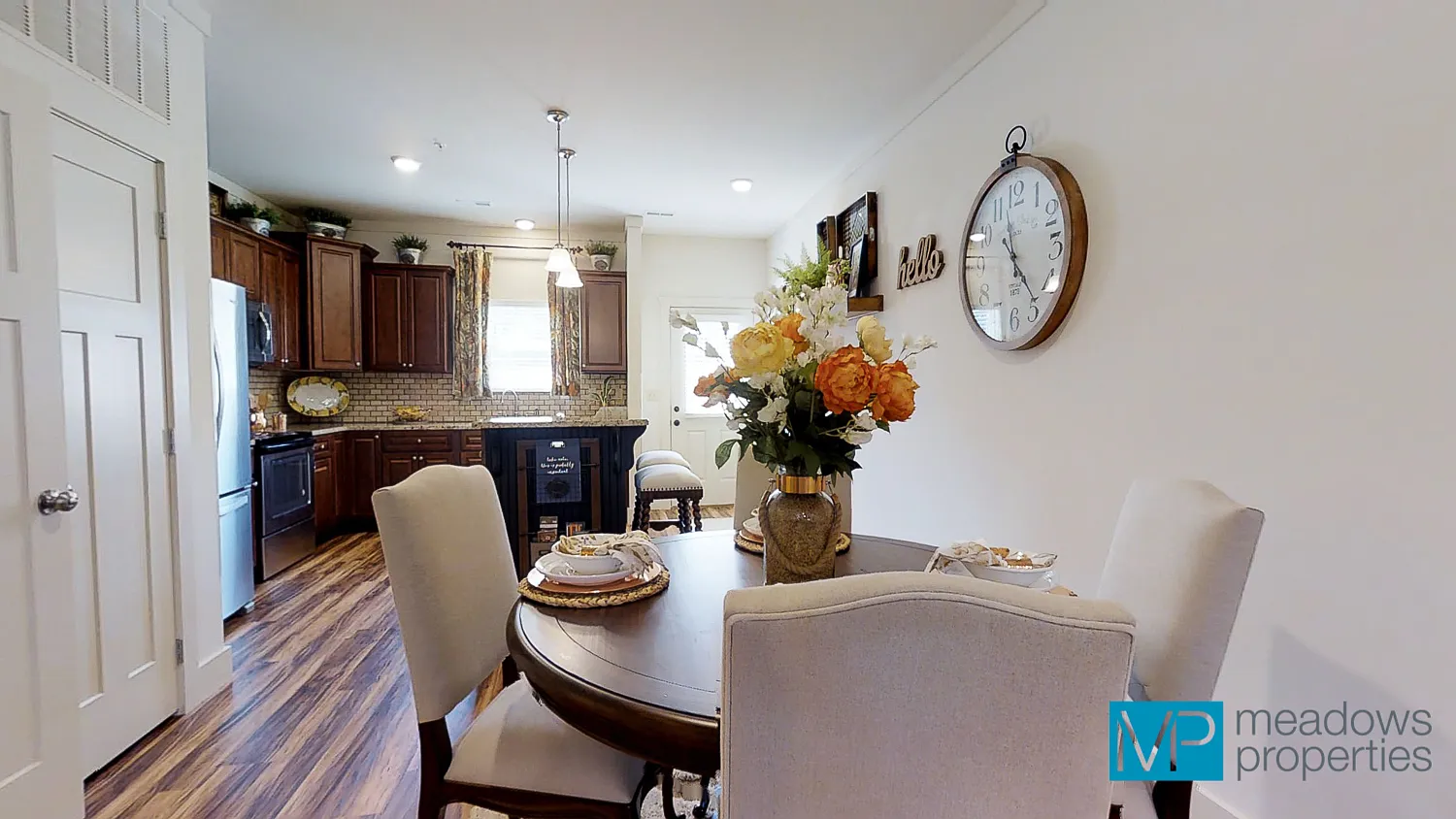2 bed, 2.5 bath, 1274 sqft, $1,425 — Photo 3