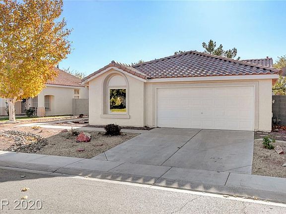 3rd image of 1325 Deer Horn Ln