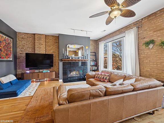3rd image of 2644 N Washtenaw Ave #2D