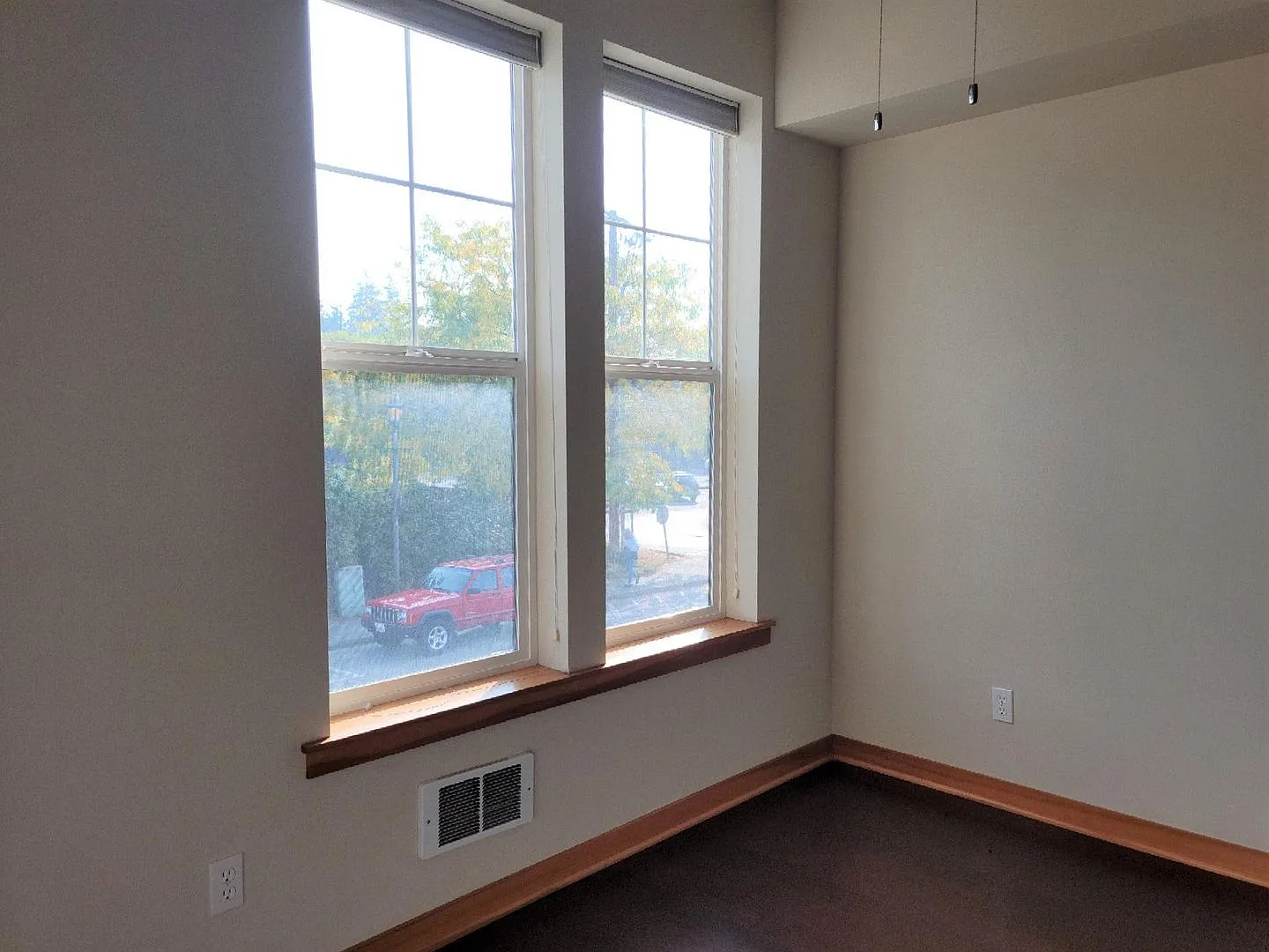 2 Bedroom in the Heart of Poulsbo — Photo 2