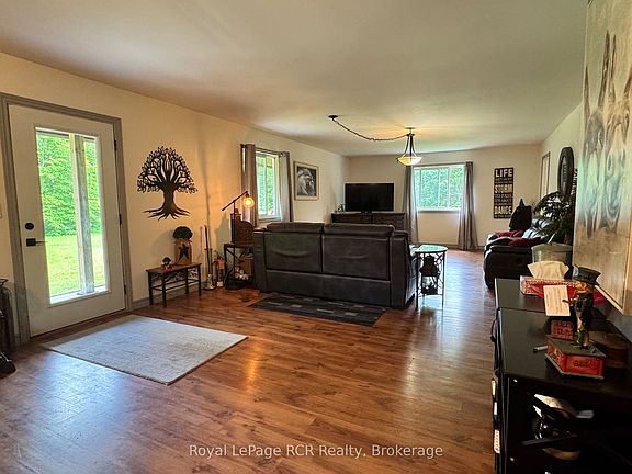 5th image of 614406 Hamilton Ln