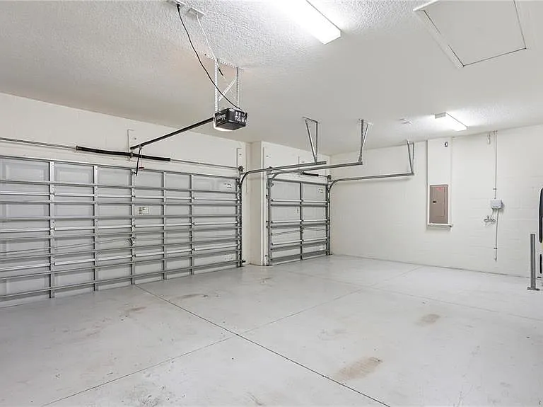 3053 Youngford St — Photo 8