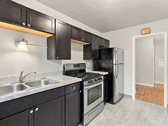 3rd image of 123 W 26th St #8
