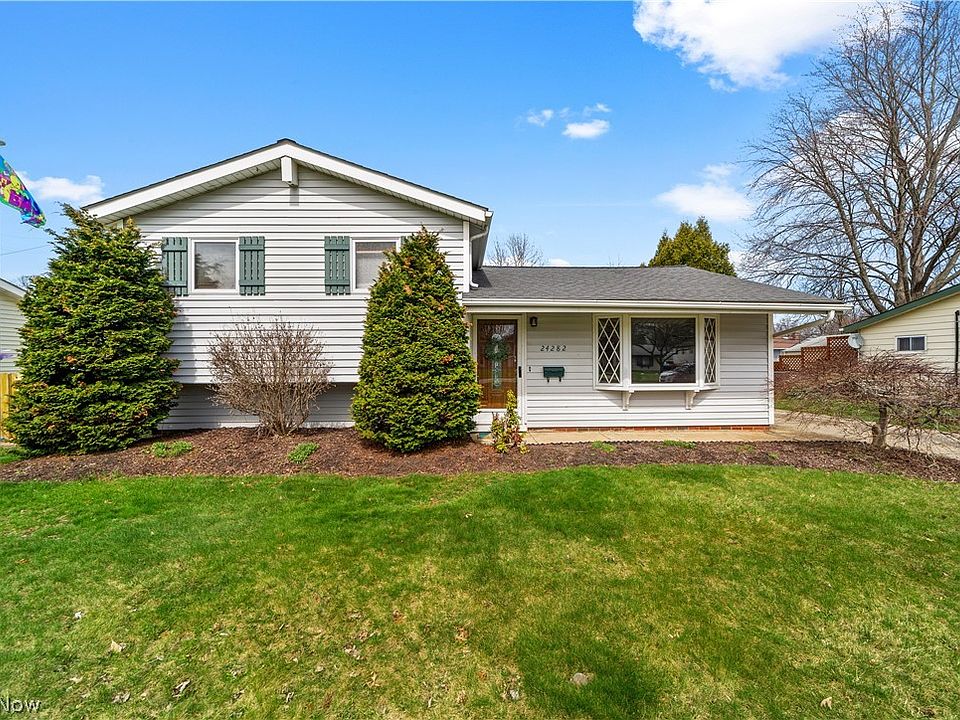 1st image of 24282 Fairlawn Dr