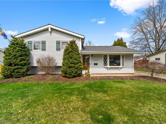24282 Fairlawn Dr, North Olmsted, OH 44070