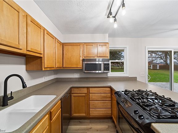 3rd image of 12966 Fountain Ct