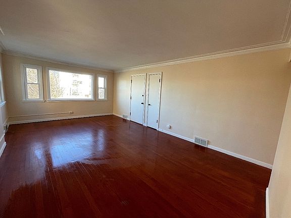 2nd image of 5940 N Virginia Ave Unit 2