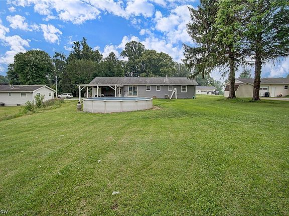 5th image of 110 Juanita Dr