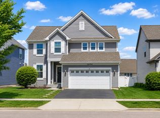 1024 Sunflower St, South Elgin, IL 60177
