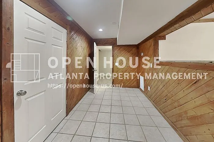 4 bed, 3.0 bath, 3322 sqft, $2,425 — Photo 4