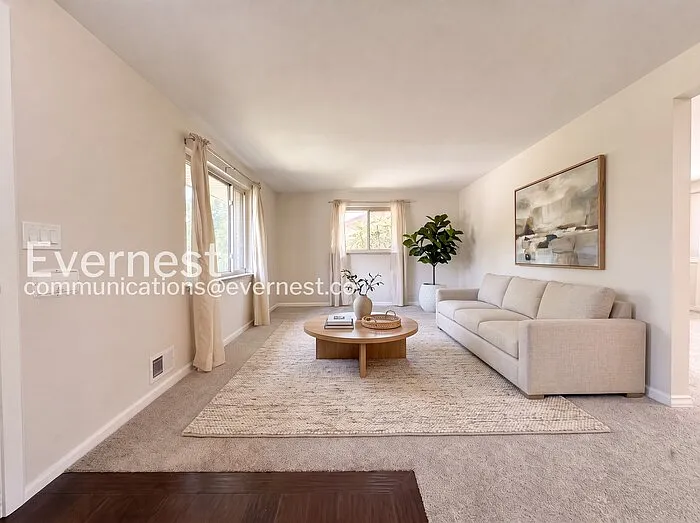 3 bed, 2.0 bath, 2332 sqft, $3,000 — Photo 4