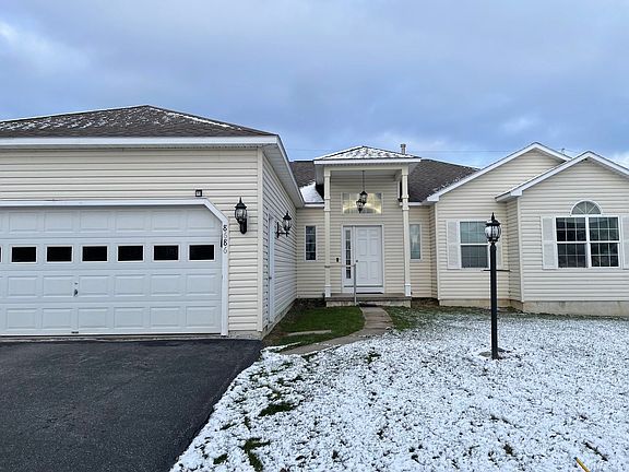 3rd image of 8686 Lavender Ln