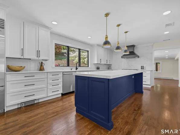 53 West Hill Circle, Stamford, CT 06902