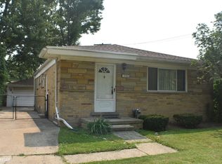 19508 Salisbury St, Saint Clair Shores, MI 48080