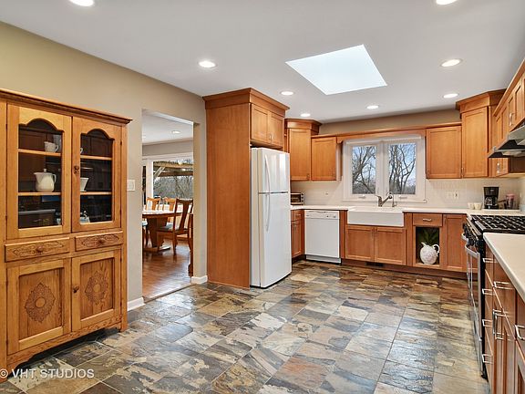 4th image of 27081 W Lakeview Dr S