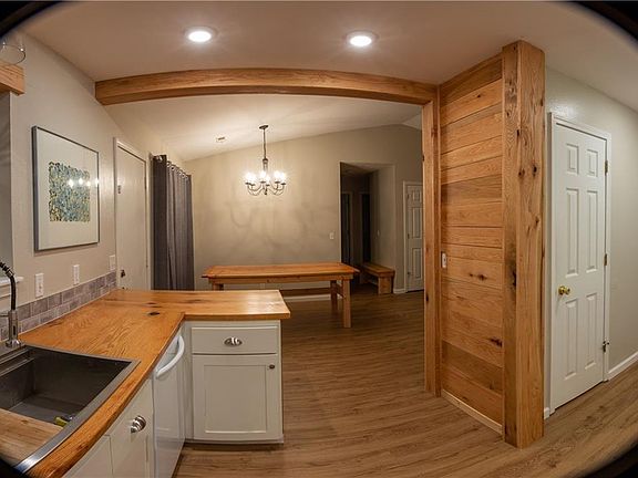 5th image of 13 Murphy Dr