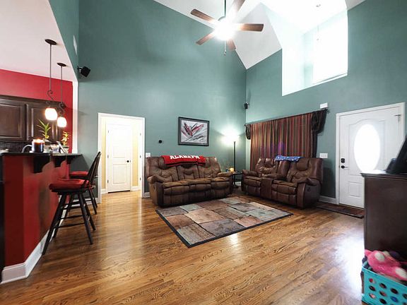 5th image of 8806 Cole St