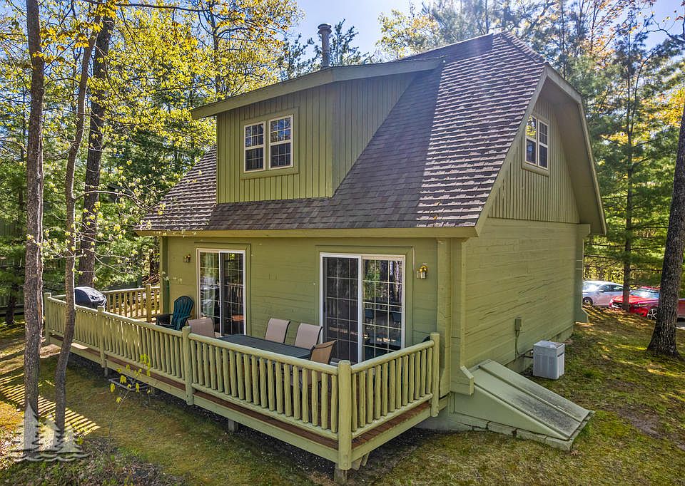 1st image of 829 Golf Cottage Dr