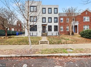 2216 40th Pl NW APT 4, Washington, DC 20007