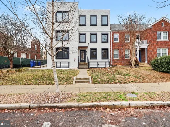2216 40th Pl NW APT 4, Washington, DC 20007