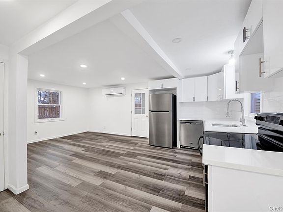 4th image of 103 N Pierpont Avenue