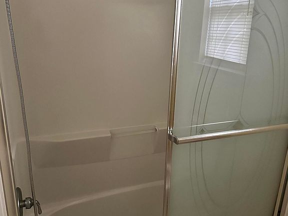 4th image of 3617 Hilton Dr