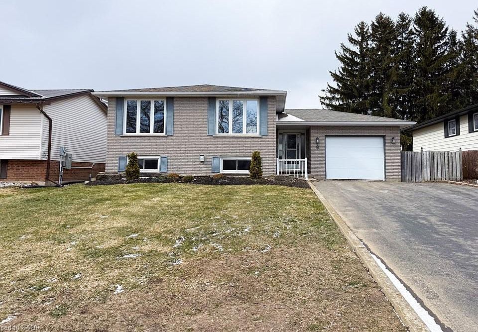 1st image of 8 Ross St