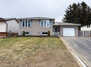 8 Ross St, Norfolk County, ON N0E1Y0