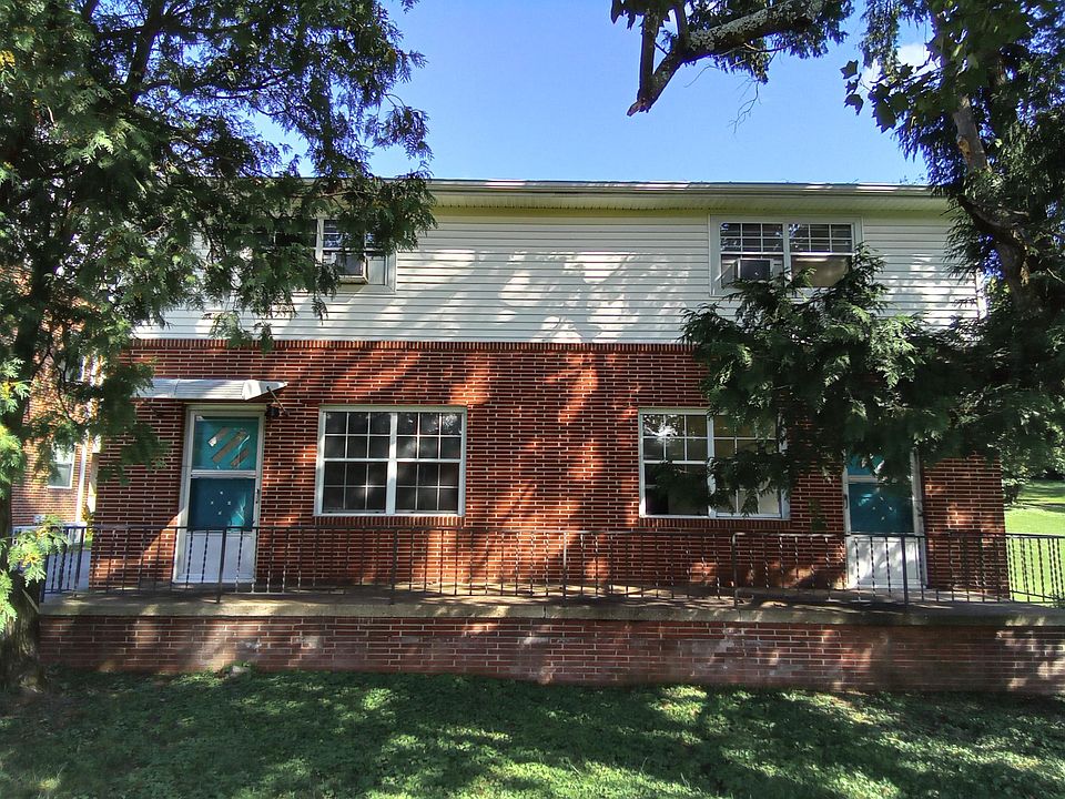 2nd image of 3822 Redding Rd #B