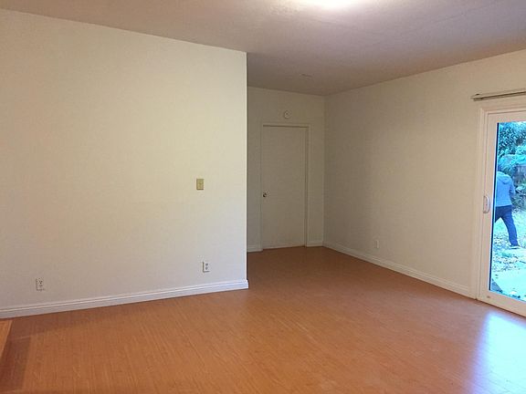 3rd image of 3518 Brookline Ave